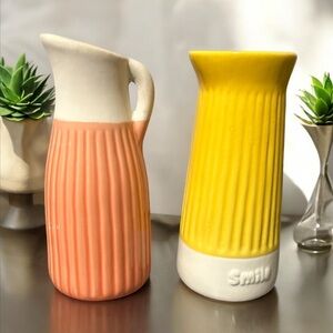 Set of 2 ceramic pitchers